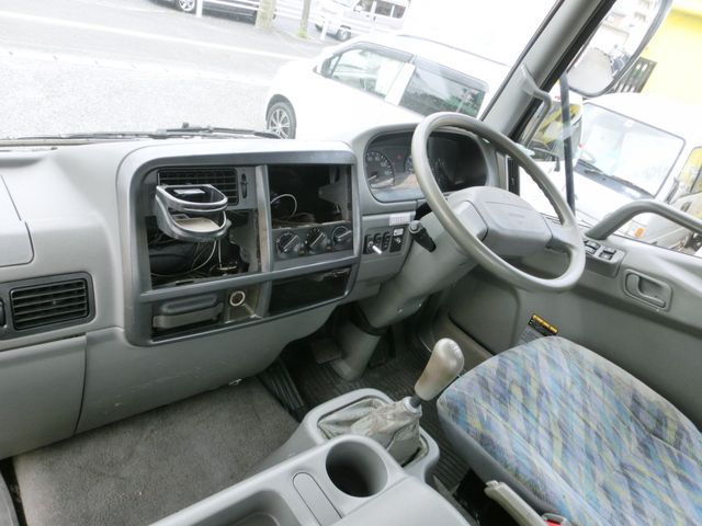 MITSUBISHI FUSO Fighter 2004-04 2330-1