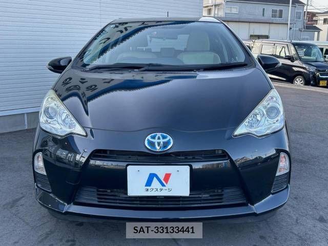 Toyota AQUA 2014-07 389345-13