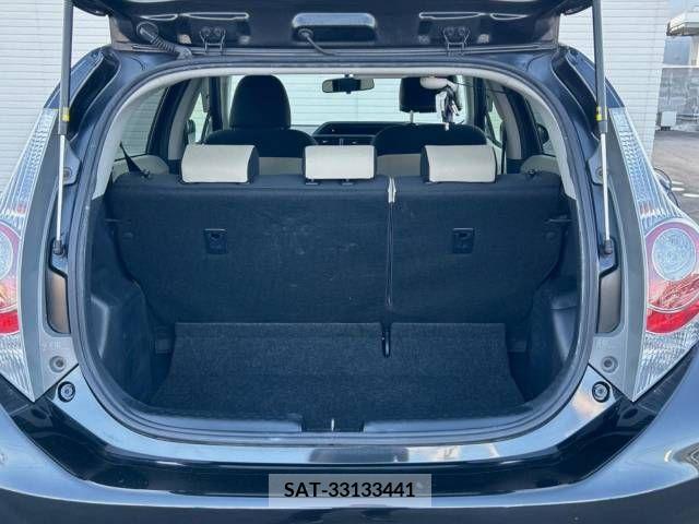 Toyota AQUA 2014-07 389345-12
