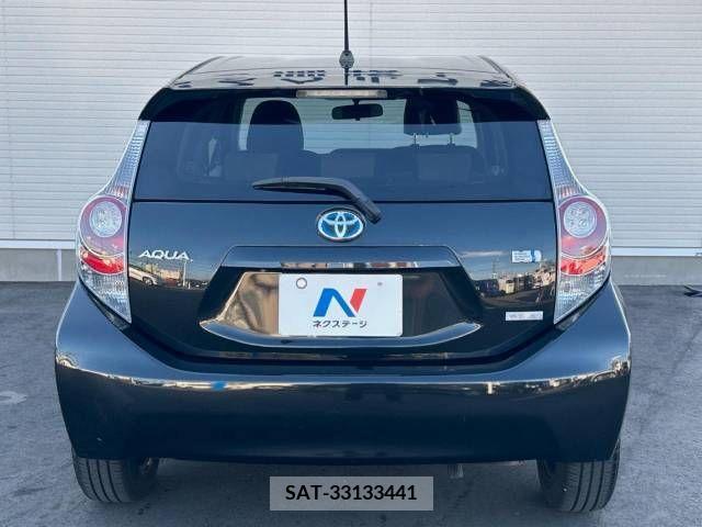 Toyota AQUA 2014-07 389345-14