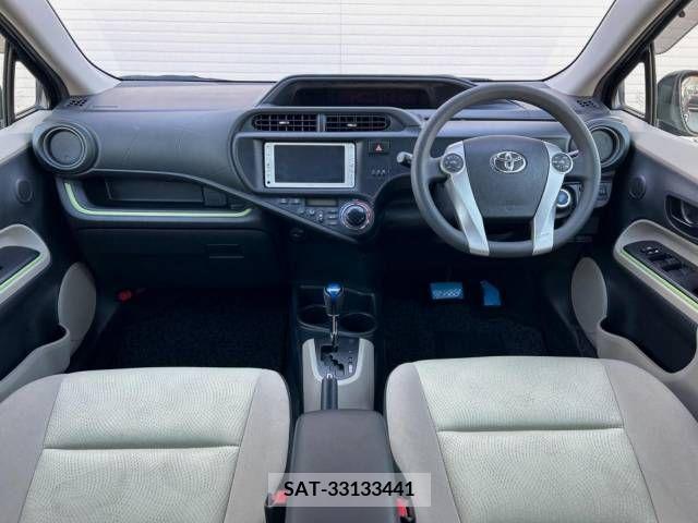 Toyota AQUA 2014-07 389345-1
