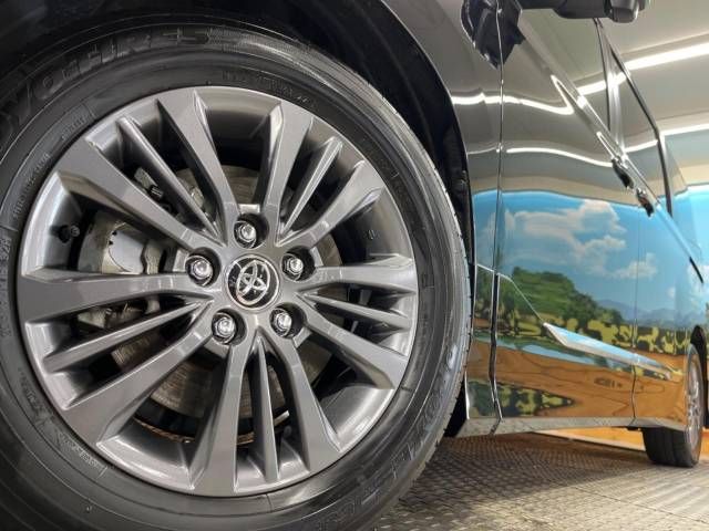 Toyota VOXY 2023-01 21332-13