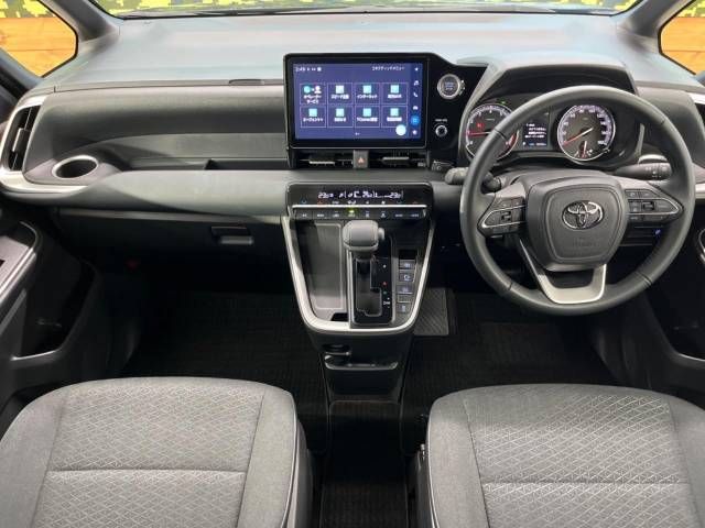 Toyota VOXY 2023-01 21332-1