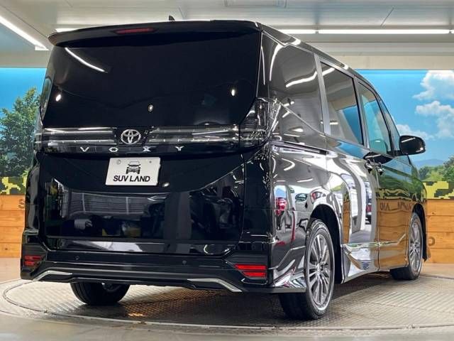 Toyota VOXY 2023-01 21332-17