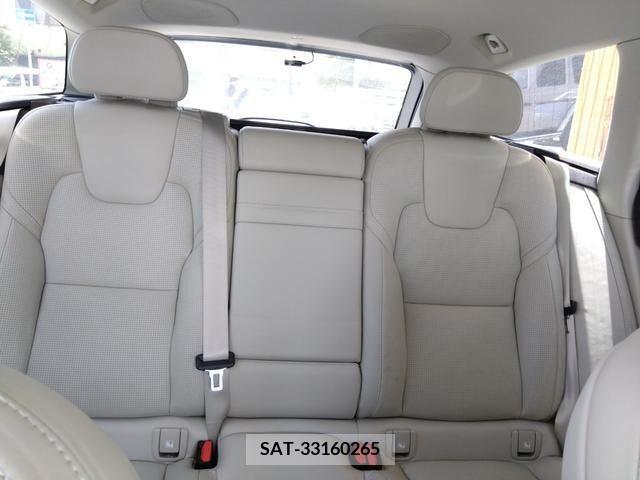 Volvo V90 2019-03 288692-5