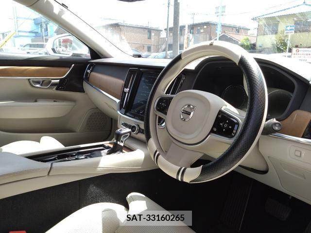 Volvo V90 2019-03 288692-3