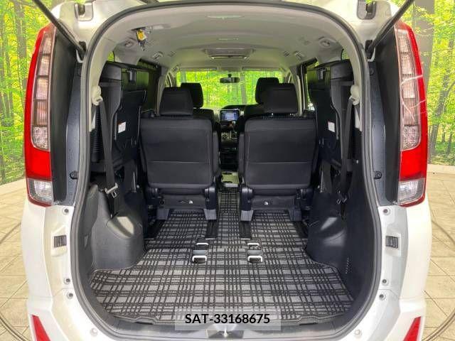 Toyota NOAH 2015-06 279505-11