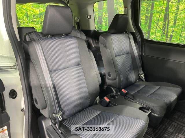 Toyota NOAH 2015-06 279505-9