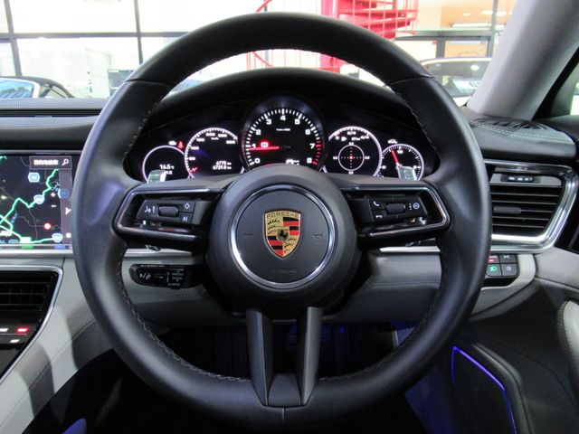 Porsche PANAMERA 2022-06 183143-8