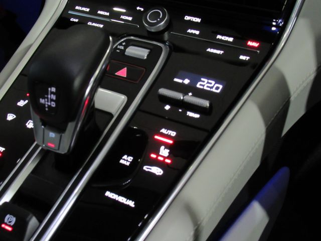 Porsche PANAMERA 2022-06 183143-13