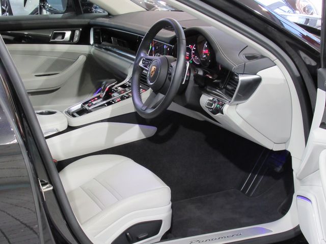 Porsche PANAMERA 2022-06 183143-3