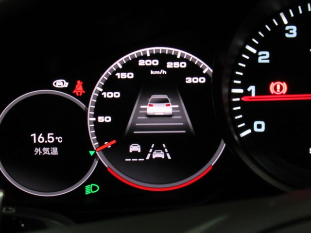 Porsche PANAMERA 2022-06 183143-16