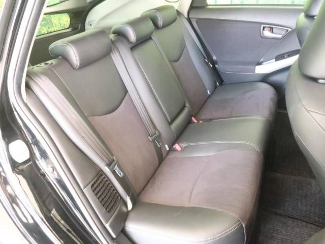 Toyota PRIUS 2013-04 13483-9