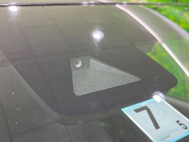 Toyota PRIUS 2019-07 10558-4