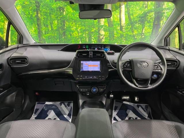 Toyota PRIUS 2019-07 10558-1