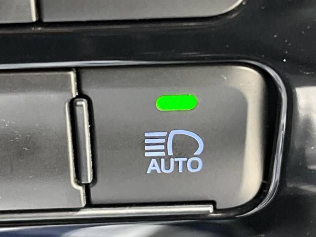 Toyota PRIUS 2019-07 10558-7