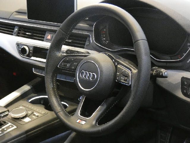 Audi A4 2017-05 8158-27