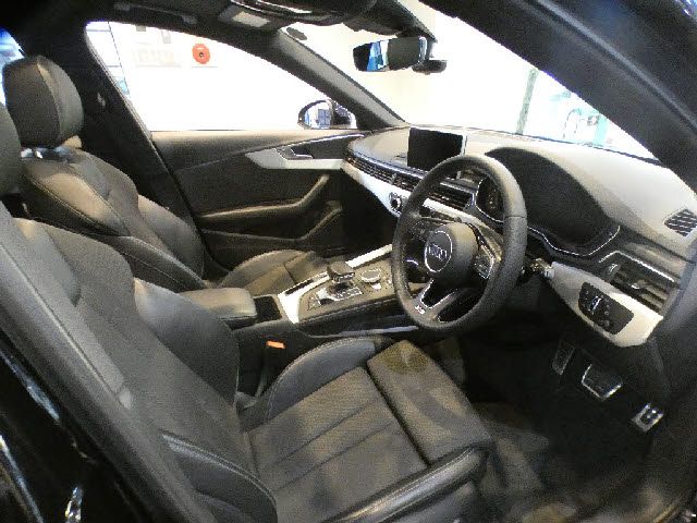 Audi A4 2017-05 8158-11