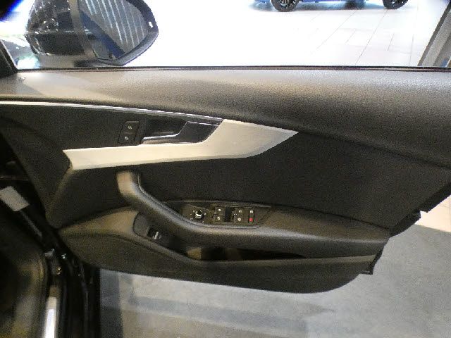 Audi A4 2017-05 8158-22