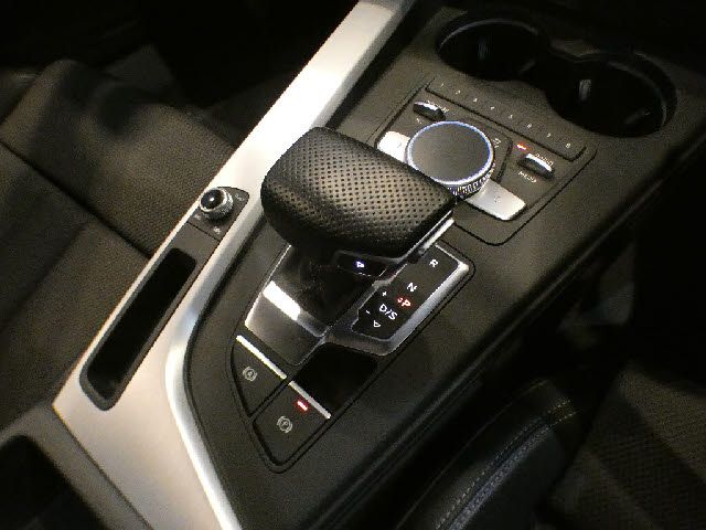 Audi A4 2017-05 8158-16