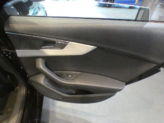 Audi A4 2017-05 8158-23
