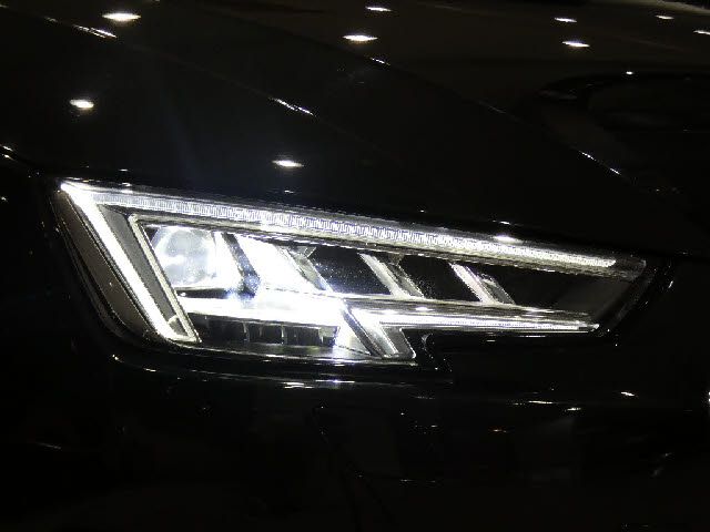 Audi A4 2017-05 8158-19