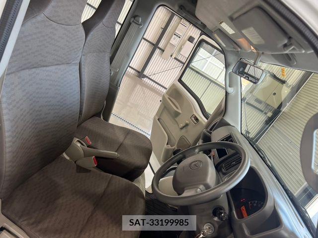 Mazda SCRUM VAN 2020-07 419140-1