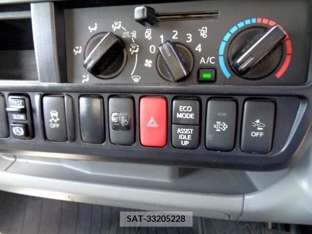Hino DUTRO 2018-10 320408-7