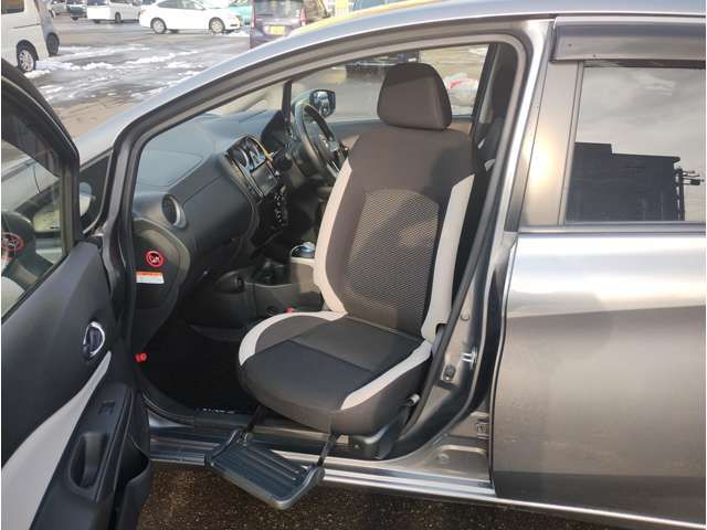 Nissan NOTE 2019-05 195649-11
