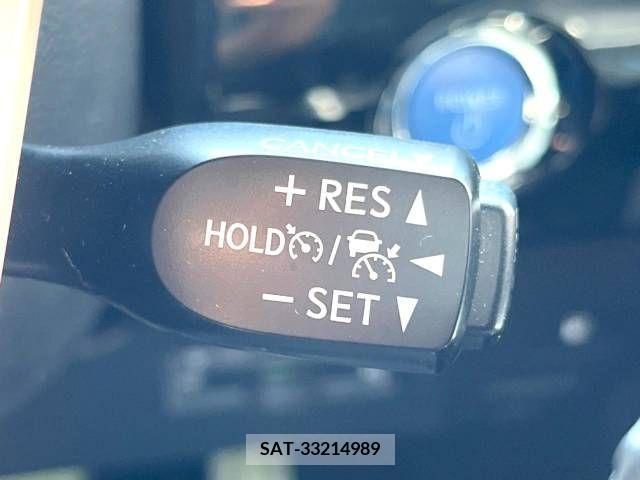 Toyota PRIUS 2017-09 366639-5