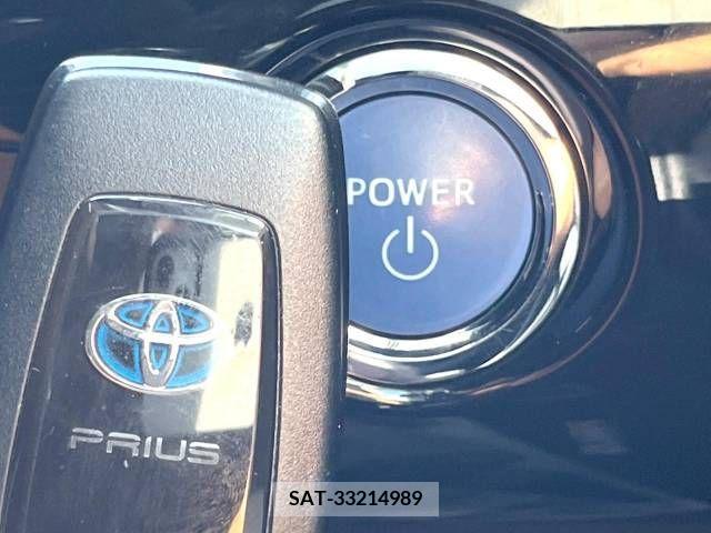 Toyota PRIUS 2017-09 366639-4
