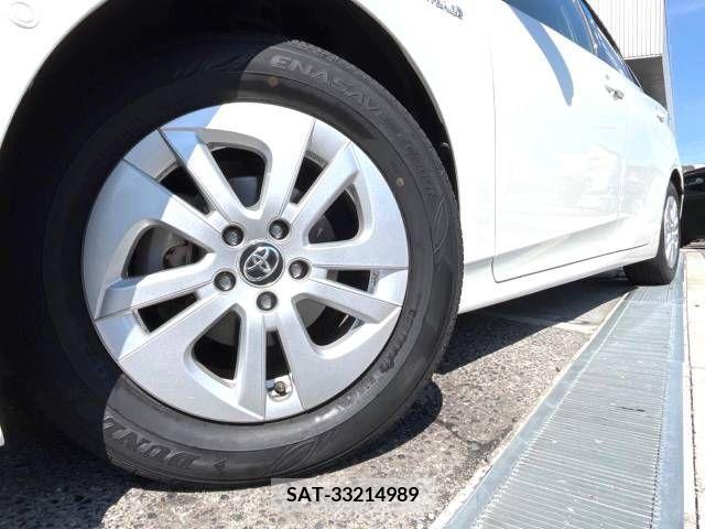 Toyota PRIUS 2017-09 366639-12