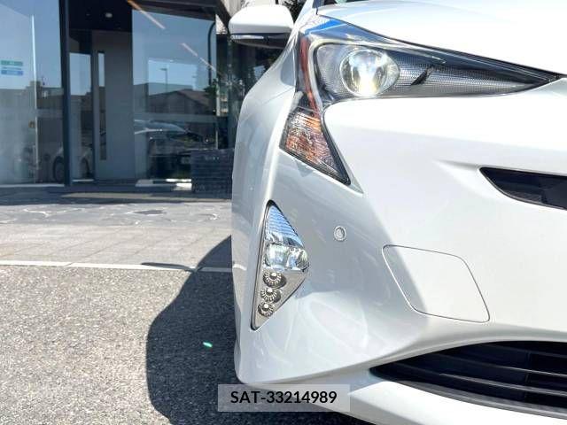 Toyota PRIUS 2017-09 366639-11