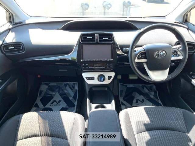 Toyota PRIUS 2017-09 366639-1