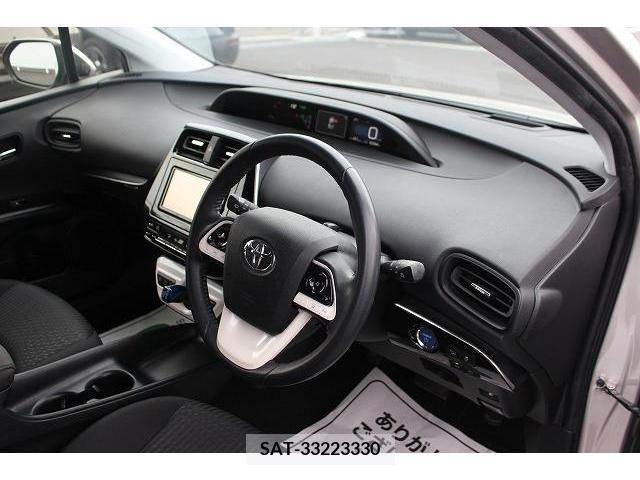 Toyota PRIUS 2017-07 243346-12