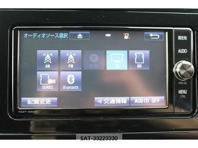 Toyota PRIUS 2017-07 243346-2