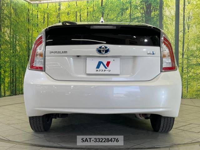 Toyota PRIUS 2012-11 338904-15