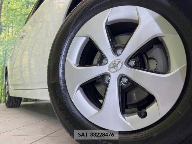 Toyota PRIUS 2012-11 338904-13
