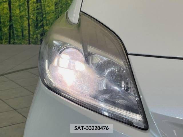 Toyota PRIUS 2012-11 338904-12