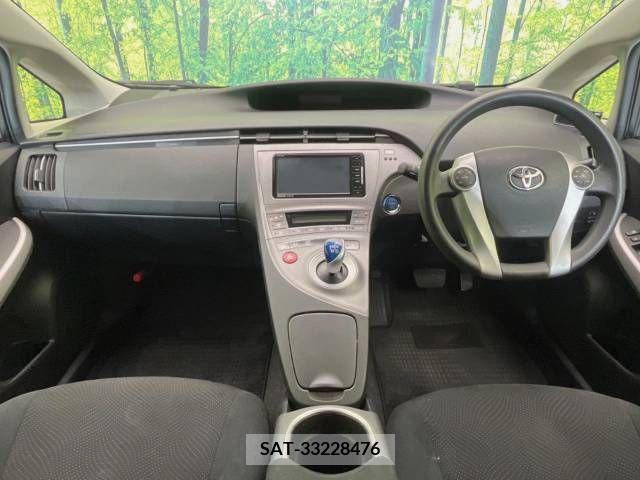 Toyota PRIUS 2012-11 338904-1