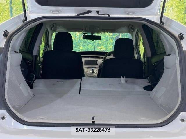 Toyota PRIUS 2012-11 338904-10