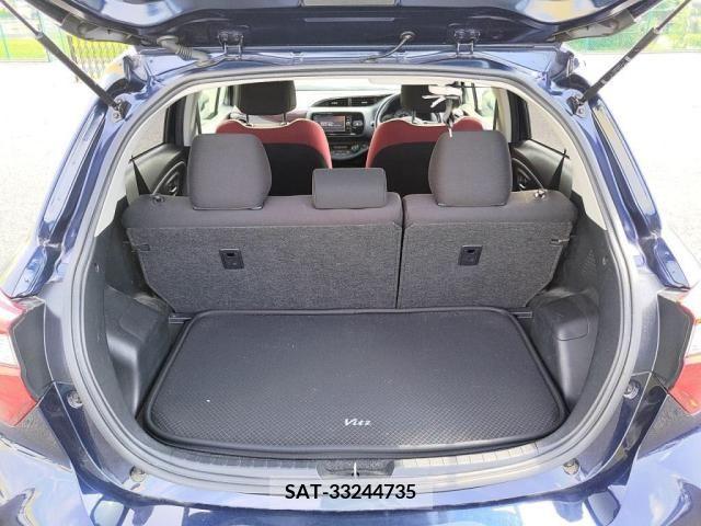 Toyota VITZ HYBRID 2017-01 352446-24