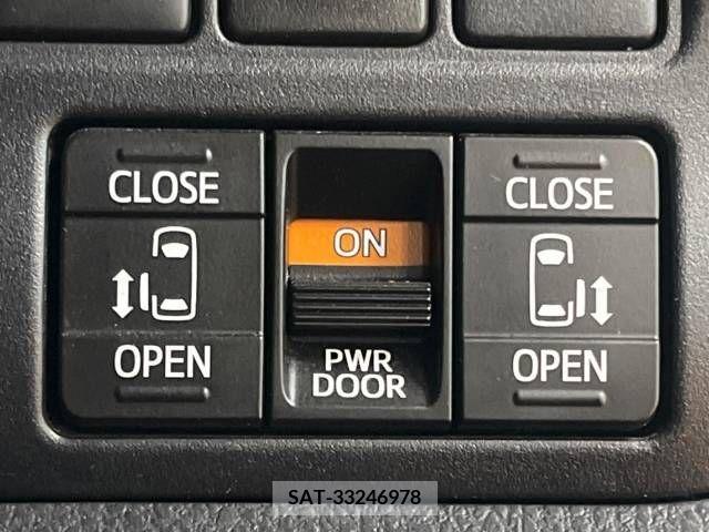 Toyota VOXY 2019-12 321616-3