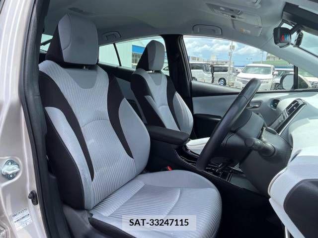 Toyota PRIUS 2019-06 366635-8