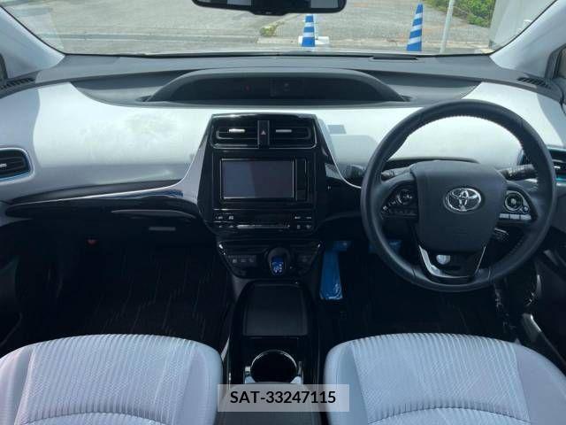 Toyota PRIUS 2019-06 366635-1