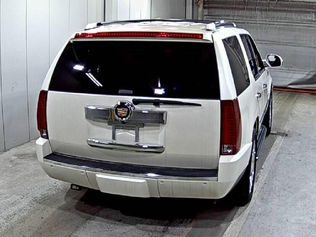 Cadillac ESCALADE 2014-07 184341-1