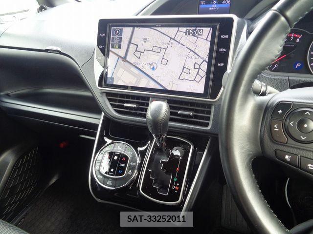 Toyota VOXY 2019-06 290857-9
