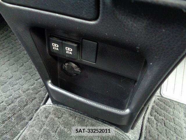 Toyota VOXY 2019-06 290857-12
