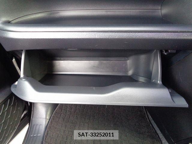 Toyota VOXY 2019-06 290857-15