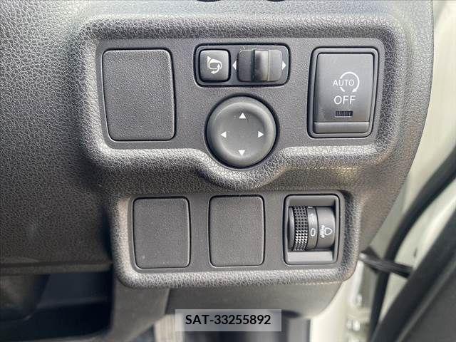 Nissan NOTE 2013-03 255731-3